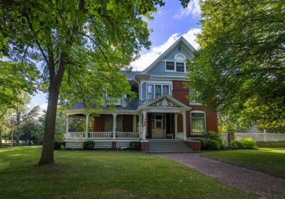 196 South 18th Street